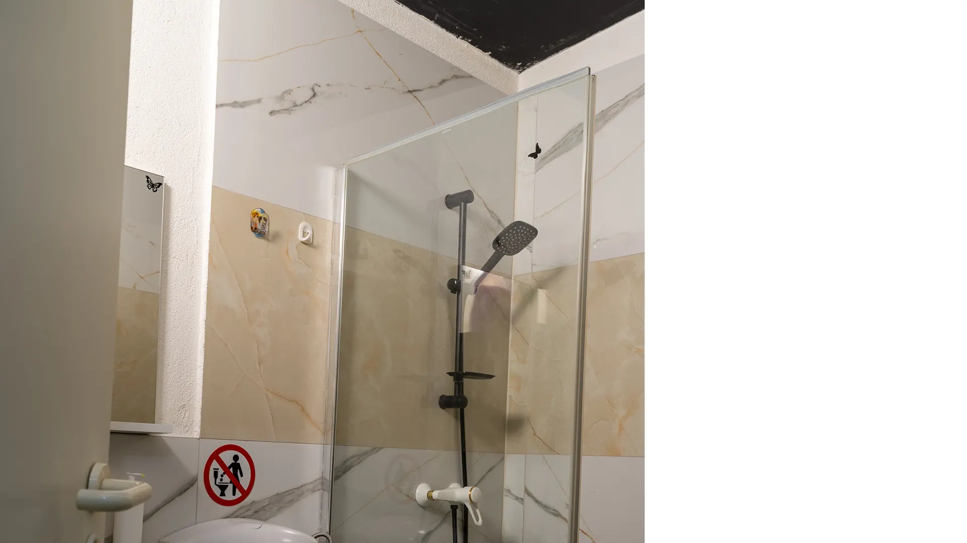 Privatno kupatilo 3 — Vila Melina, kuća za grupe u Sarajevu