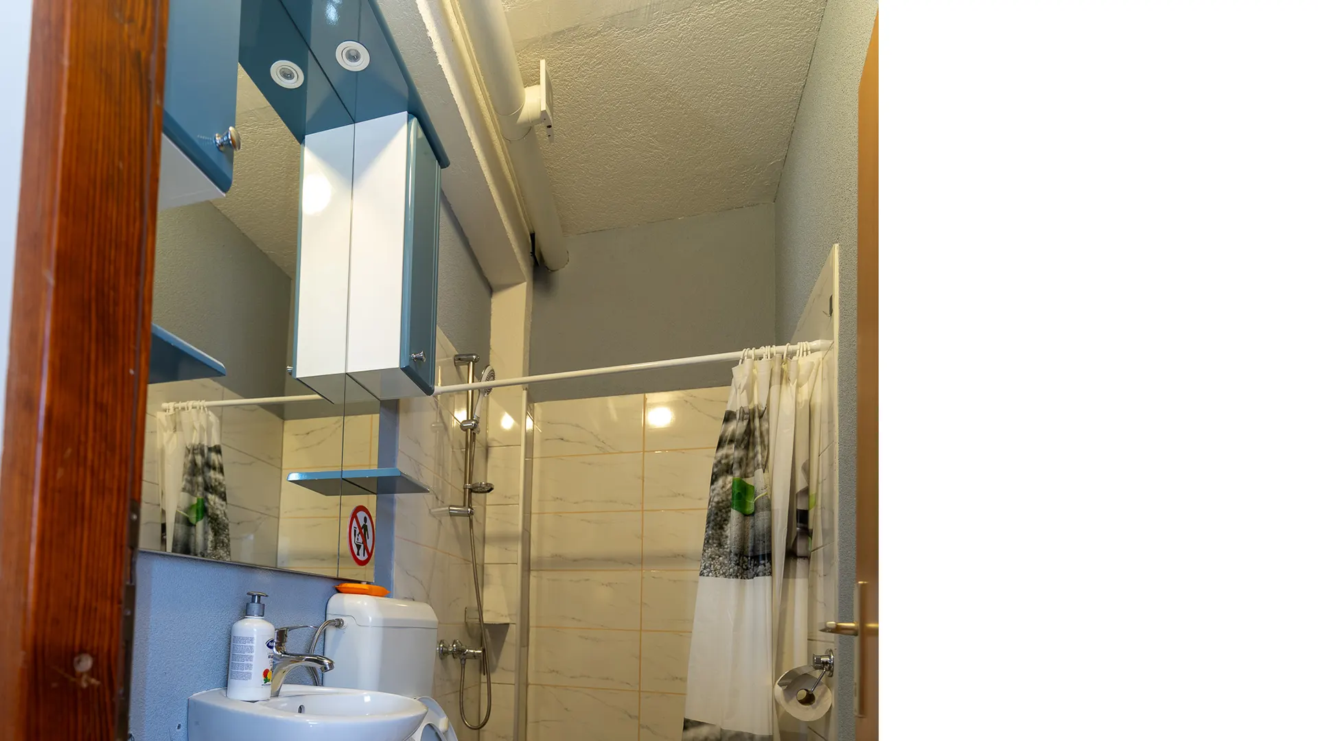 Privatno kupatilo 7 — Vila Melina, kuća za grupe u Sarajevu